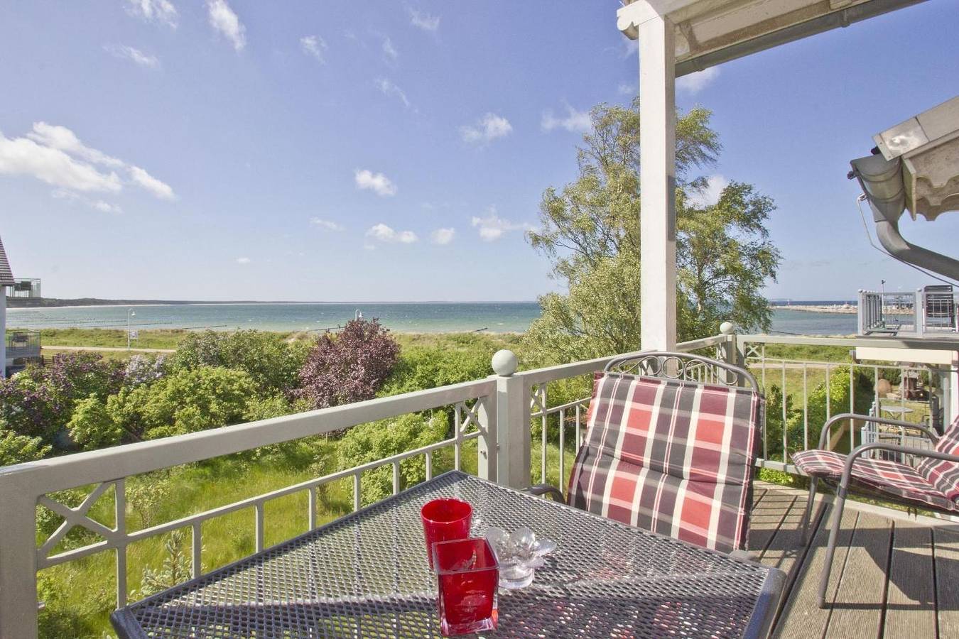 Appartement entier, Direkt hinter der Düne, mit Balkon und Meerblick - Strandvilla Böck Fewo 15 in Ostseebad Glowe, Glowe