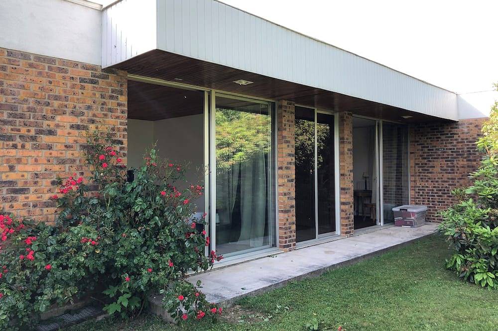 Architect House 1975 renovated with swimming pools on 6000 m2 near Honfleur in Manneville-sur-Risle, Bernay region