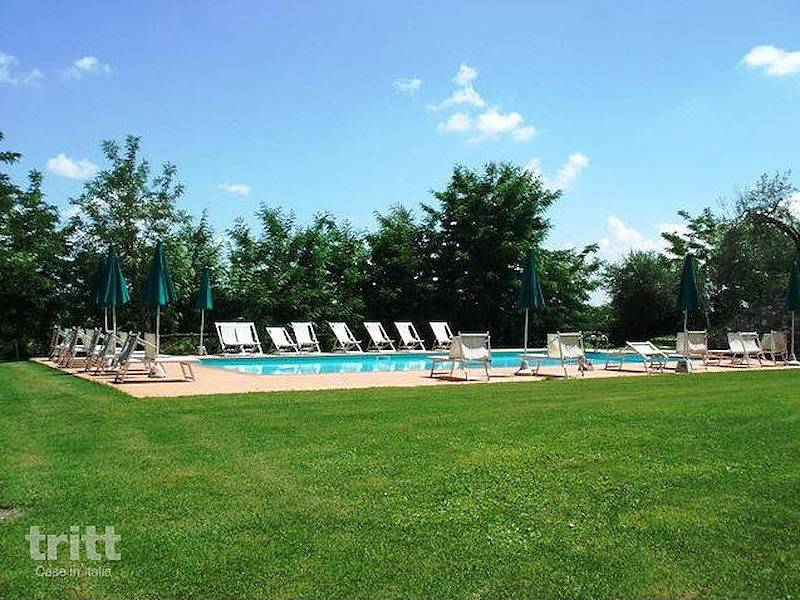 Tritt — Centrally located agriturismo with 5-person apartment in Tuscany in Montespertoli, Chianti