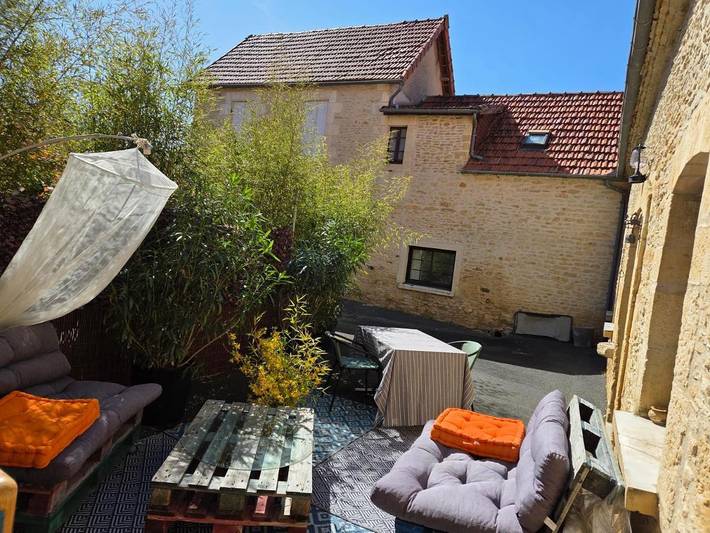 Location de vacances pour 2 personnes, avec piscine ainsi que vue et jardin, animaux acceptés à Saint-Crépin-et-Carlucet - 2