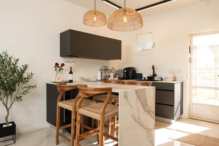 Location de vacances pour 2 personnes, avec vue et piscine ainsi que terrasse et sauna dans Cesaree - 4