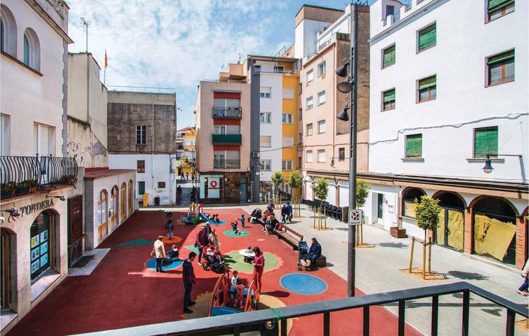 Appartement de vacances entier, 1km de la plage : AC, Chauffage, Terrasse, Cuisine & Internet ! in Blanes, Costa Brava