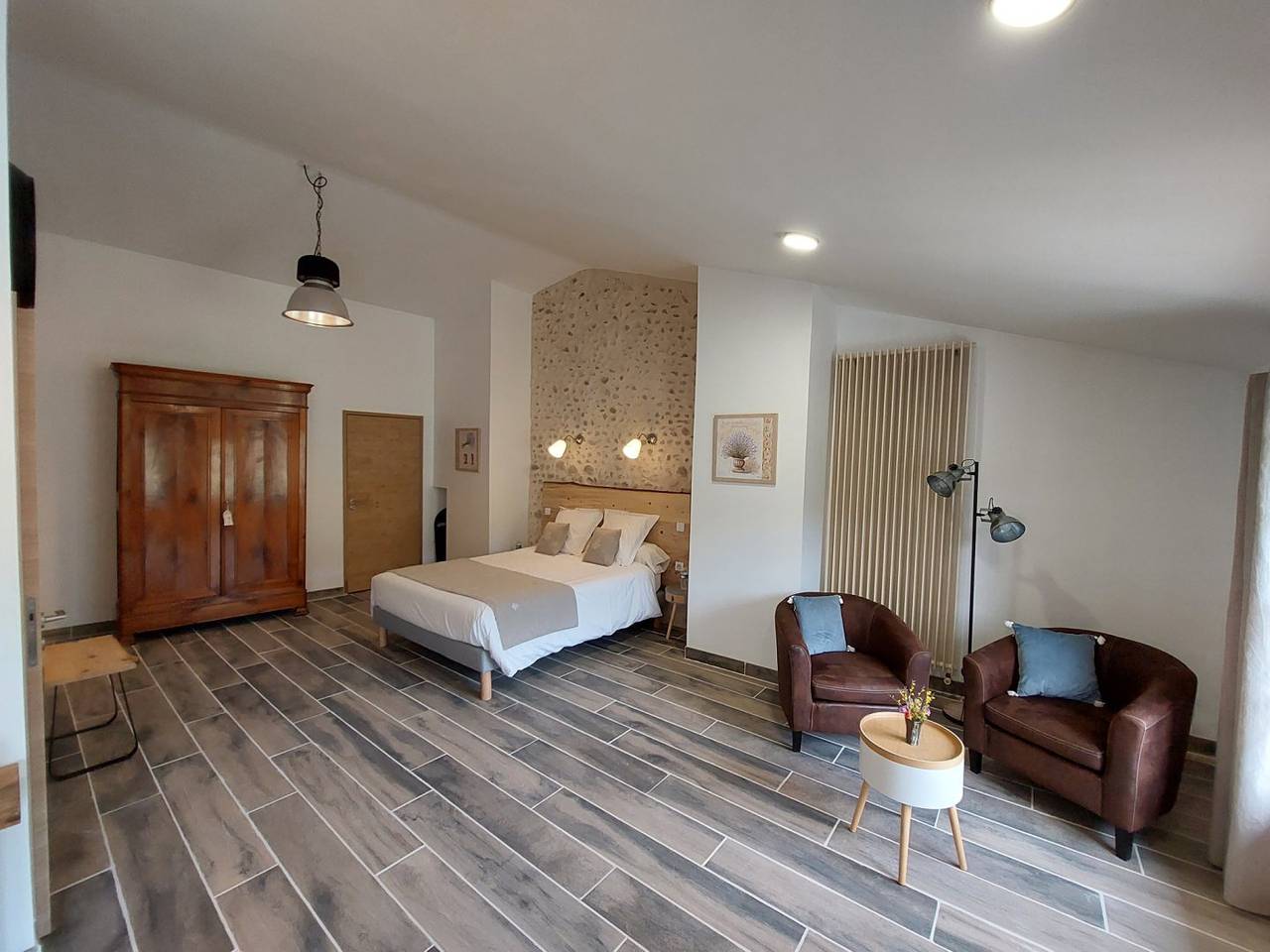 Le Clos des Amandiers - chambre d'hôtes - Chambre in Allemagne-en-Provence, Parc naturel régional du Verdon