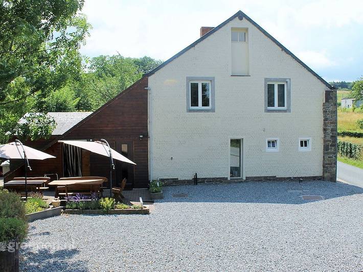 Glamping voor 11 personen, with Balkon/Terras and Terras as well as Tuin and Sauna in de Belgische Ardennen
