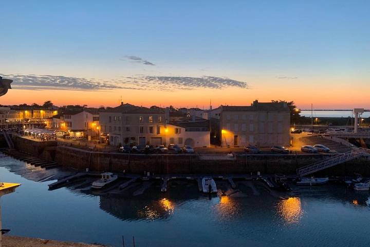 Gîte pour 4 personnes dans Office De Tourisme De Saint Martin En Re - 2