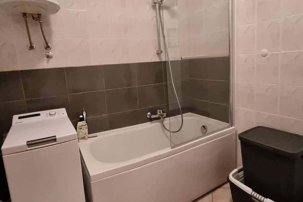 Appartamento intero, In Zentrumsnähe mit Balkon in Pula-Medulin, Pula Croazia