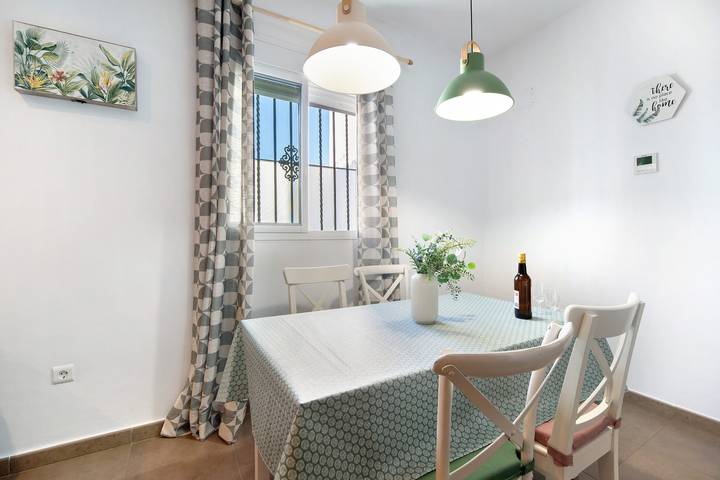 Appartamento intero, Appartamento Piso Arquillo del Reloj pet-friendly con Wi-Fi in Chiclana de la Frontera, Costa de la Luz