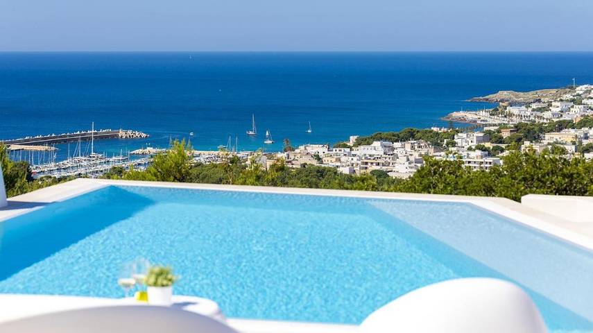 Villa per 8 persone, con panorama e giardino nonché piscina, con animali domestici in Leuca
