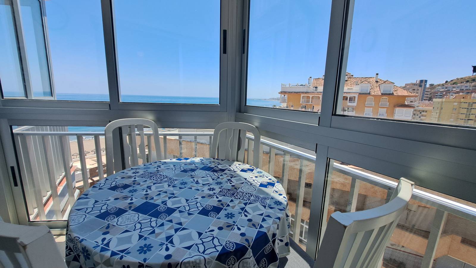 Entire apartment, Beach front apartment with pool and sea views in Torreblanca in Torreblanca (Fuengirola), Fuengirola