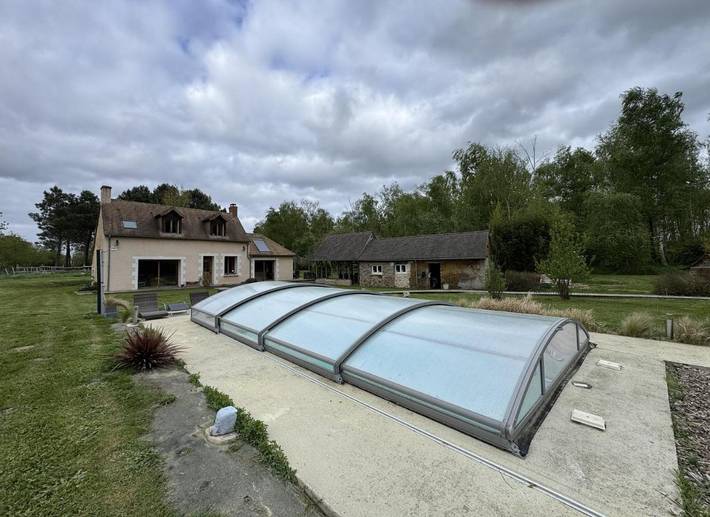 Location de vacances pour 8 personnes, avec jardin ainsi que terrasse et piscine à Roézé-sur-Sarthe - 2