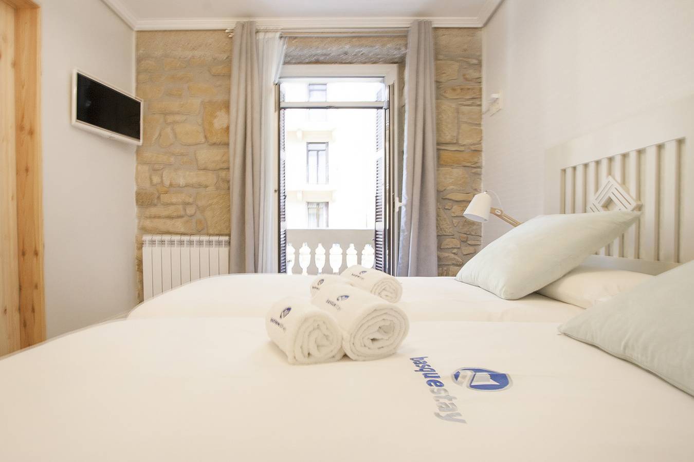 Entire apartment, Holiday apartment for 7 people with balcony in San Sebastian, Basque Coast (Spain)