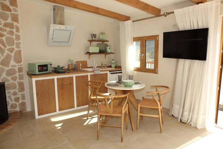 Gîte pour 2 personnes, avec vue ainsi que balcon et piscine dans Tolosa (Alcala del Jucar) - 2