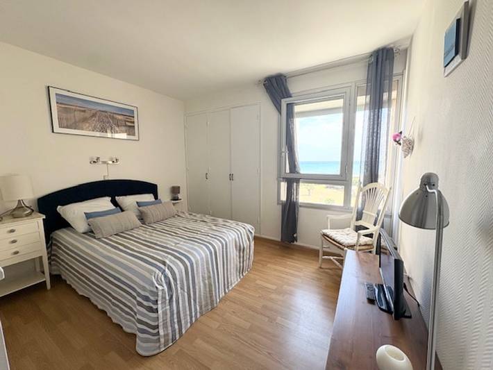 Entire apartment, Sea-facing apartment with AC and parking - 4 guests in Le Barcarès, Côte d'Améthyste