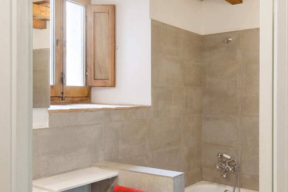 Geheel appartement, Can Feliu, Downstairs Apartment, Sant Daniel-girona in Gerona, Gironès