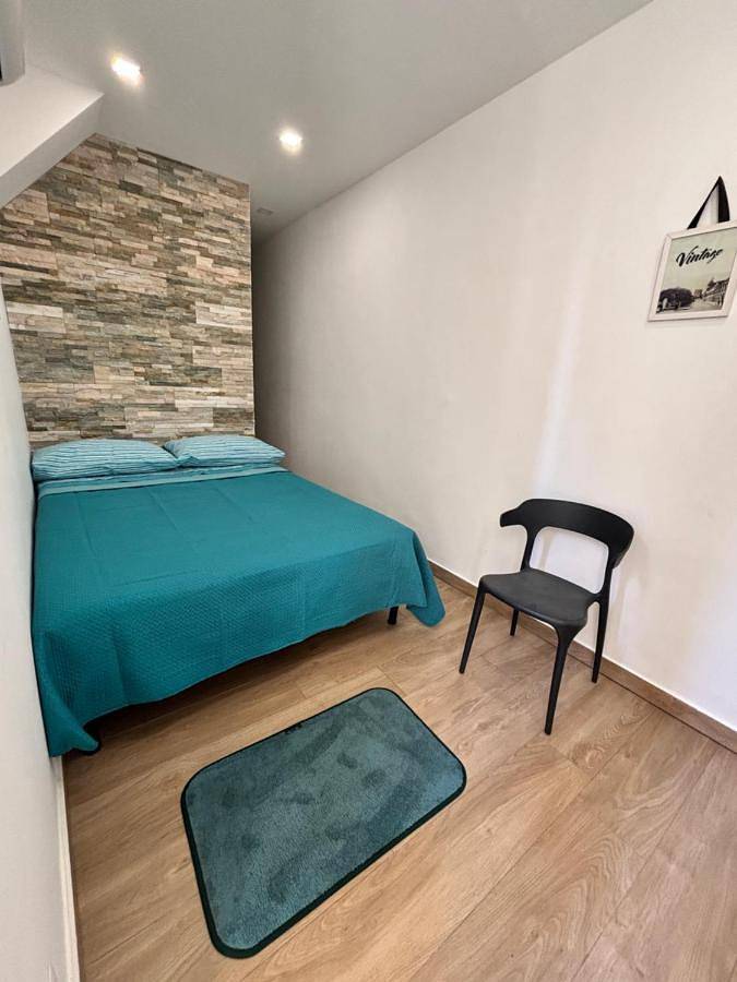Gîte pour 2 personnes, avec jardin, animaux acceptés à Adrano