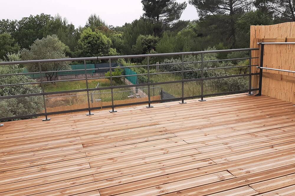 Appartement entier, Grand appartement avec terrasse, possibilité d'une chambre en plus. in Régusse, Région de Brignoles