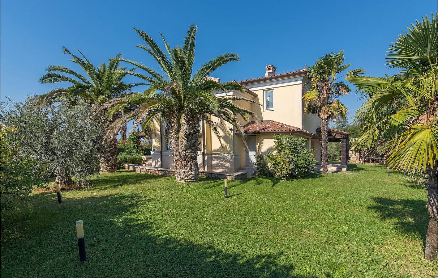 Charmant appartement 2 chambres avec piscine, Wi-Fi et parking - À 2,5 km de la plage in Poreč, Grad Poreč