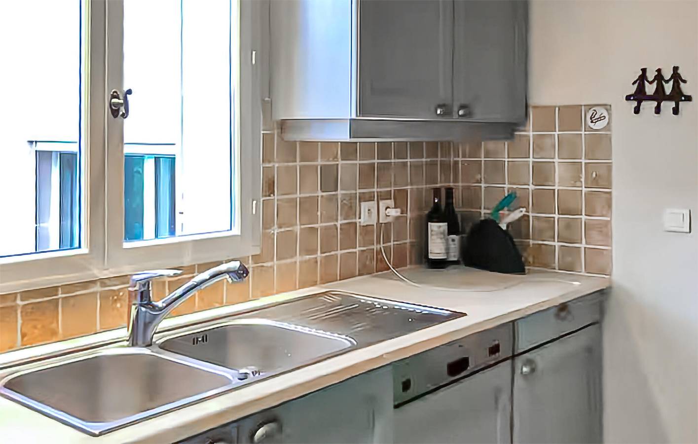 Apartamento de lujo con piscina y WiFi, cerca del lago y restaurante in Mallemort, Region de Arles