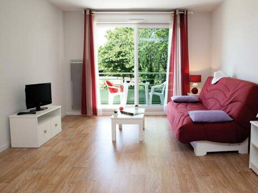 Acogedor apartamento de camping con piscina, WiFi y TV - Cerca del centro de Plescop in Plescop, Côte des Mégalithes