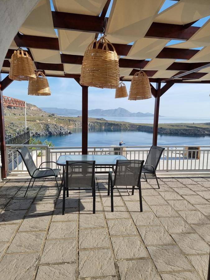 Apartamento para 2 personas, con vistas y jardín, Se admiten mascotas en Lindos