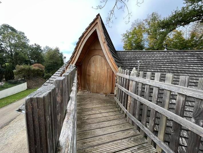 Location de vacances pour 6 personnes, avec vue sur le lac et jardin ainsi que piscine et vue dans Lac de Charmes - 2