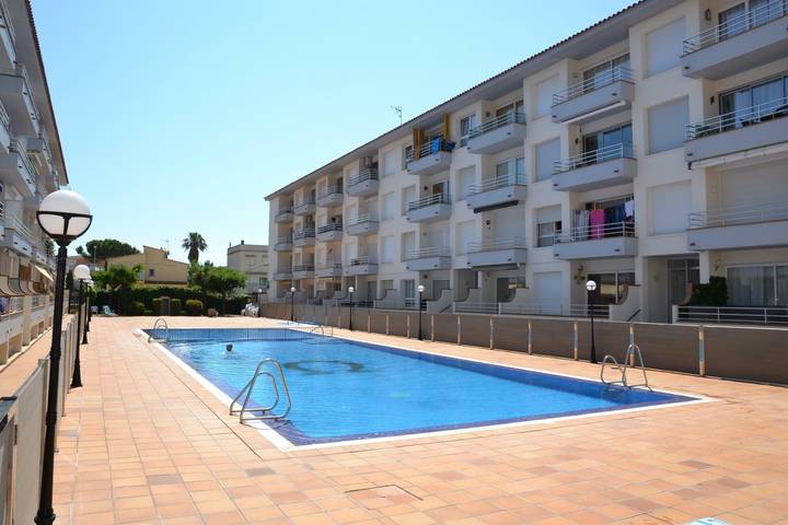 Gîte pour 4 personnes, avec piscine ainsi que vue et terrasse à L'Estartit - 3