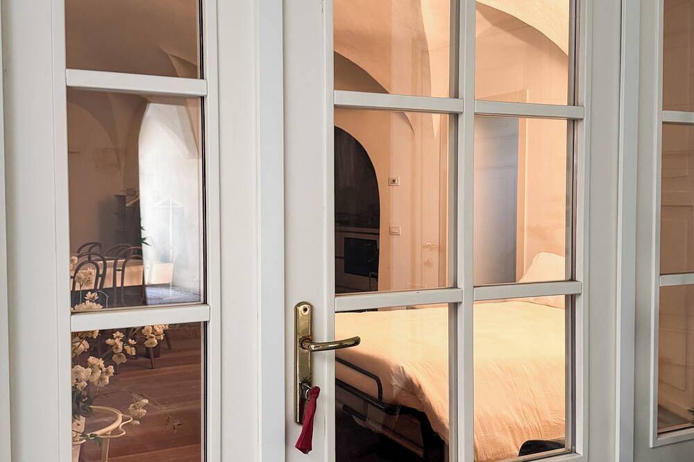 Appartamento intero, City Center Elegant Renovated Tavern in Sondrio (Città), Sondrio