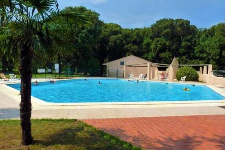 Maison de vacances pour 6 personnes, avec terrasse ainsi que jacuzzi et jardin