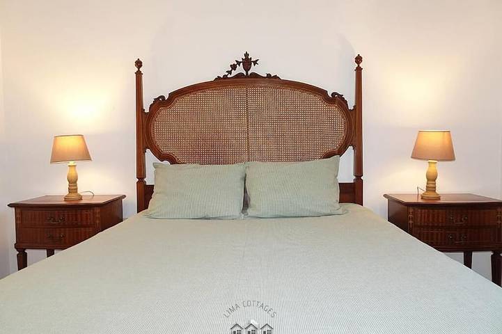 Lima Cottages // Casa De S. Tiago in Brandara, Distrito de Viana do Castelo