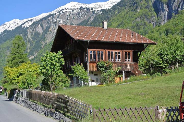Chalet für 12 Personen, mit Sauna und Garten in Brienz