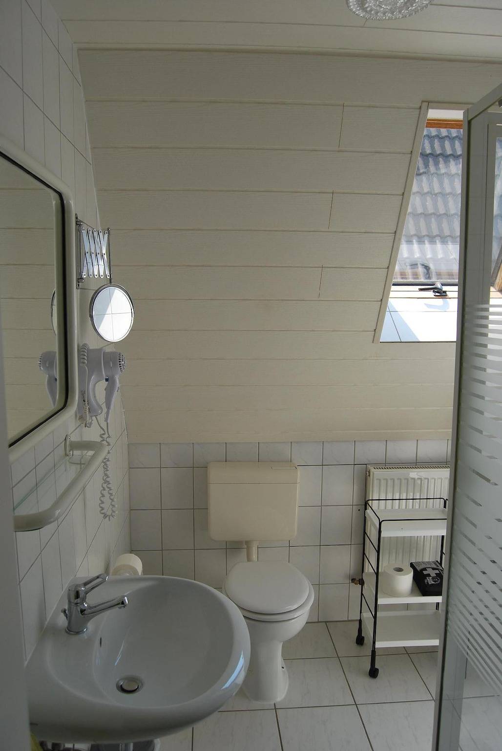 Ganze Ferienwohnung, Gemütliche Ferienwohnung  mit großem Garten in Walkenried, Harzvorland