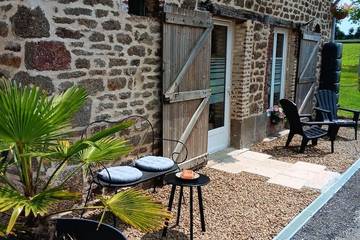 Gîte pour 2 personnes, avec terrasse dans Mayenne