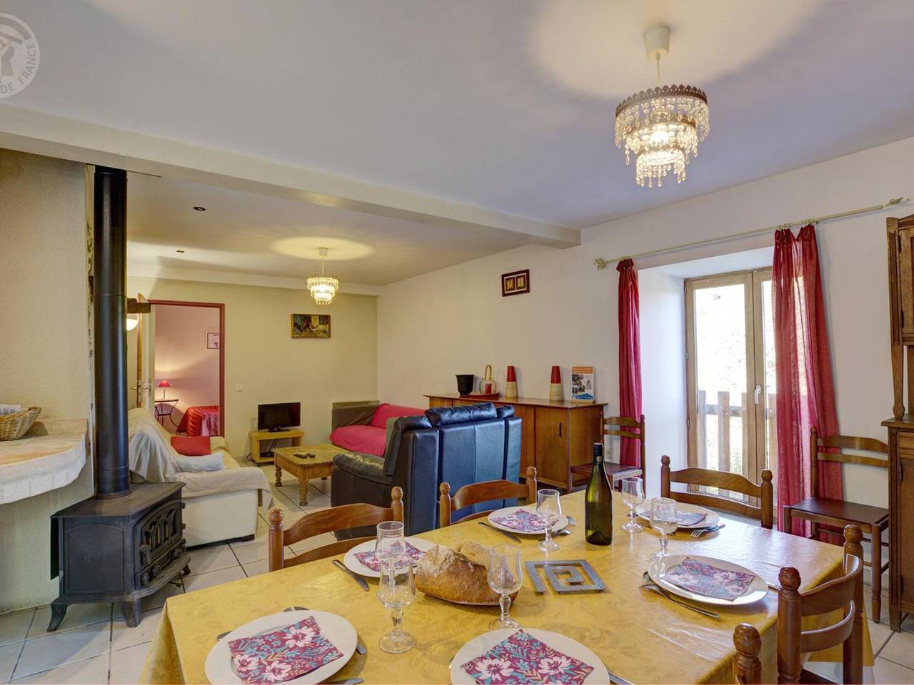 Gîte spacieux avec 2 chambres et parking à proximité du Parc du Pilat in La Terrasse-sur-Dorlay, Parc Naturel Régional du Pilat