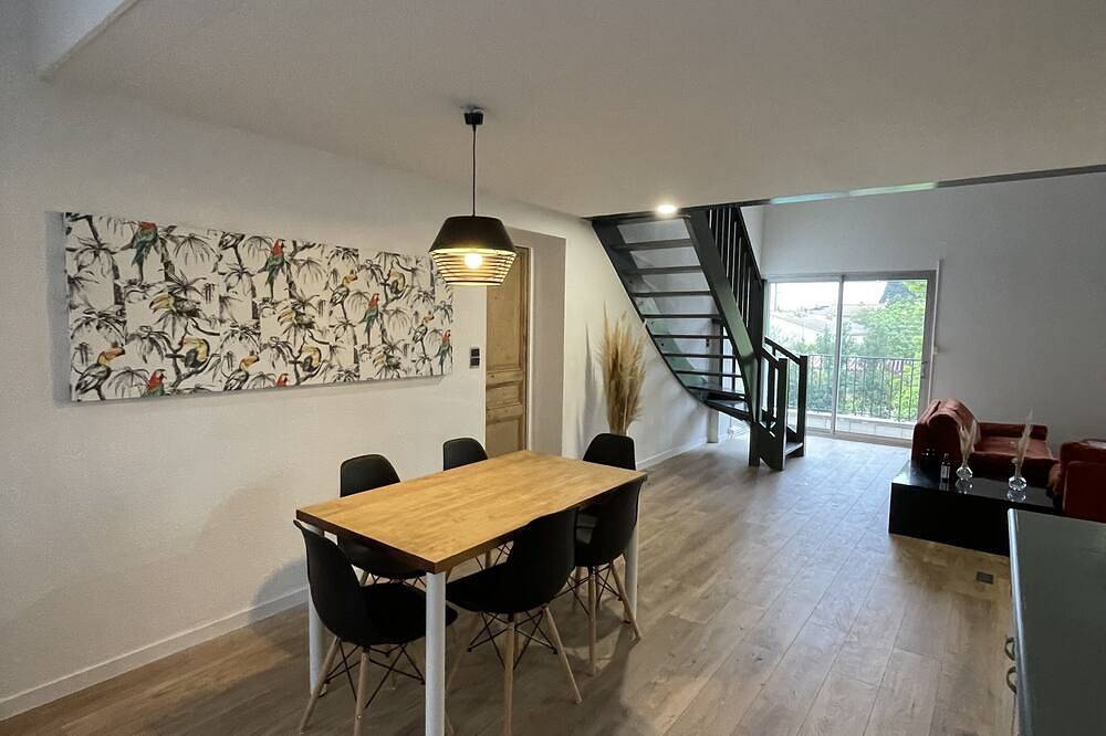 Appartement entier, Appartement 140m2, 3 chambres, à 5min des plages in Sainte-Marie-la-Mer, Côte d'Améthyste