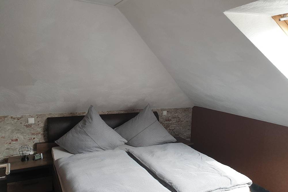 Ganze Wohnung, Neu renovierte Ferienwohnung für 4 Personen in Hellenthal, Rureifel (Nordrhein-westfalen)