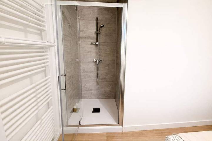 Entire apartment, Le Cocon Des Thermes, calm and relaxation in Châtel-Guyon, Volcans d'Auvergne Regional Nature Park