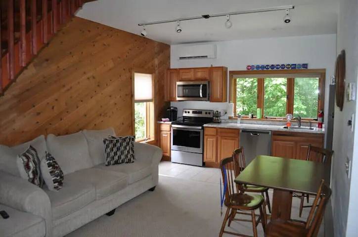 Vacation rental for 8 people, with terrace and yard in Vermont