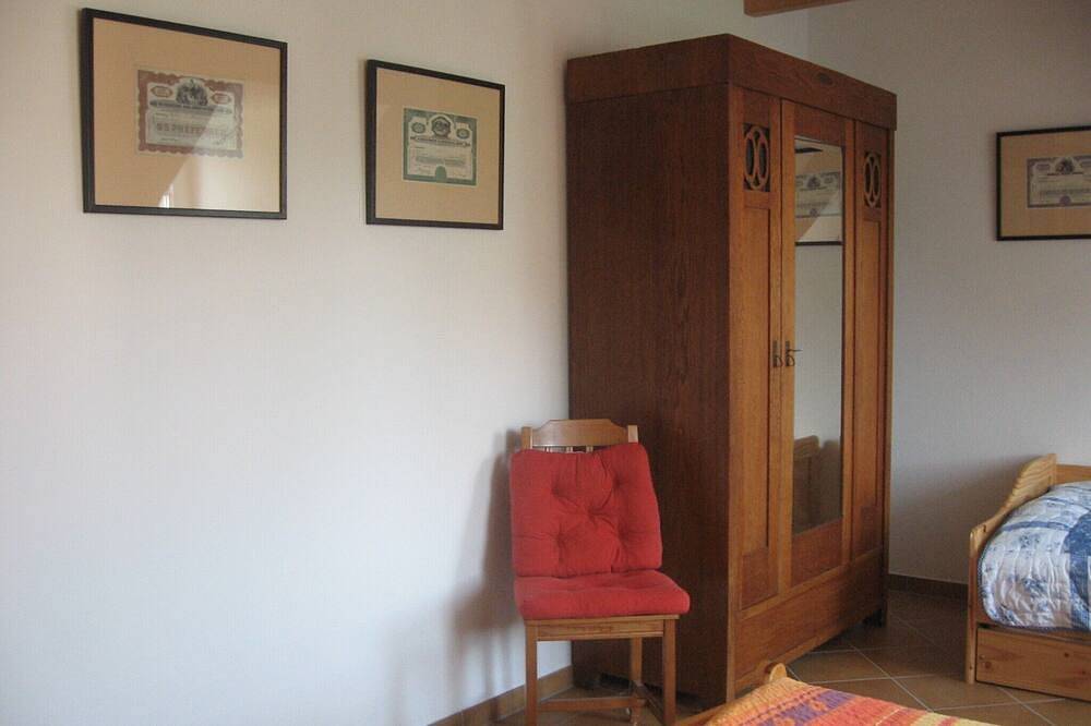 Ganze Wohnung, Urlaub beim Winzer - helle 65m²-Wohnung unterhalb der Weinberge von Pillnitz in Loschwitz, Dresden