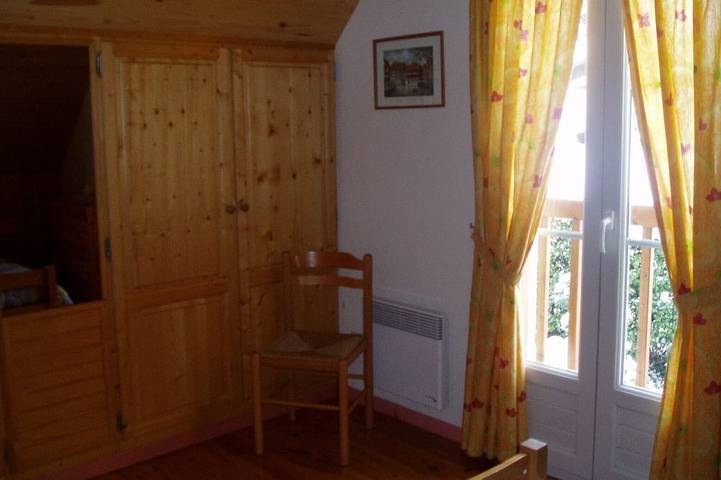 Gîte pour 6 personnes, avec terrasse et jardin à Béost - 3