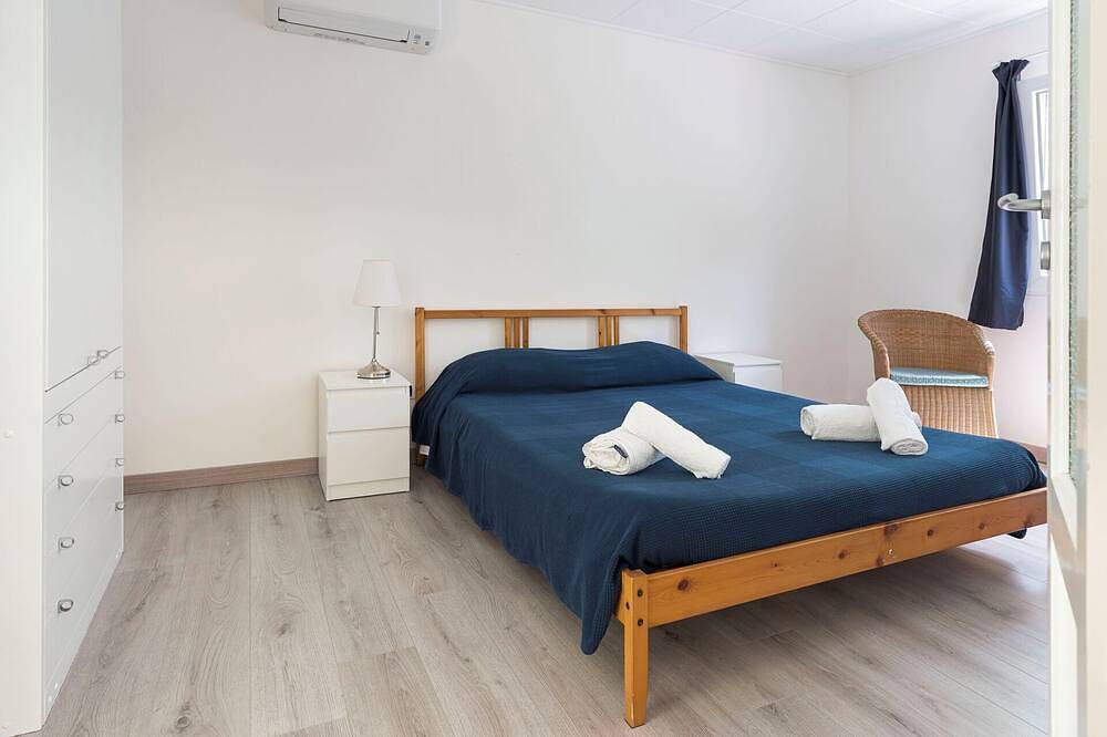With Garden & Parking, 150m to the beach of Spisone in Mazzarò, Taormina