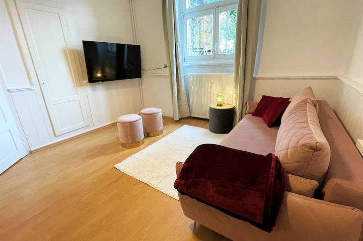 Apartamento entero, ☆ Historic gatehouse apartment | kitchen | 75m2 in Wiesbaden, Hesse del Sur