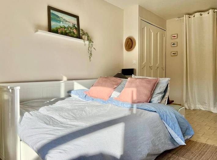 Gîte pour 4 personnes, avec jardin ainsi que vue et vue sur le lac dans Lac d'Esparron - 3