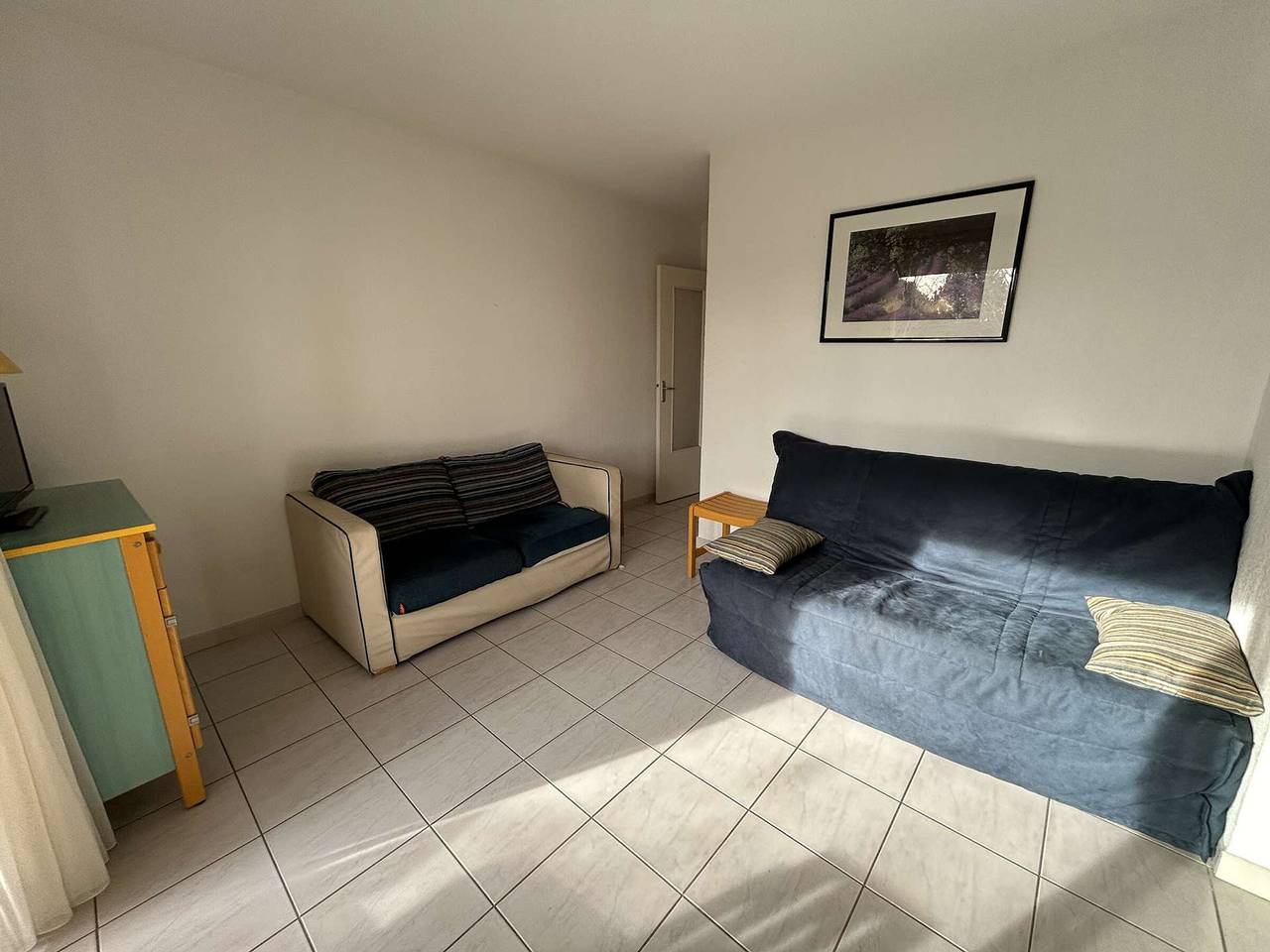 Entire apartment, 2-Room Cabin Apartment, Terrace, Private Parking, Sleeps 5, Port Camargue in Port Camargue, Le Grau-du-Roi