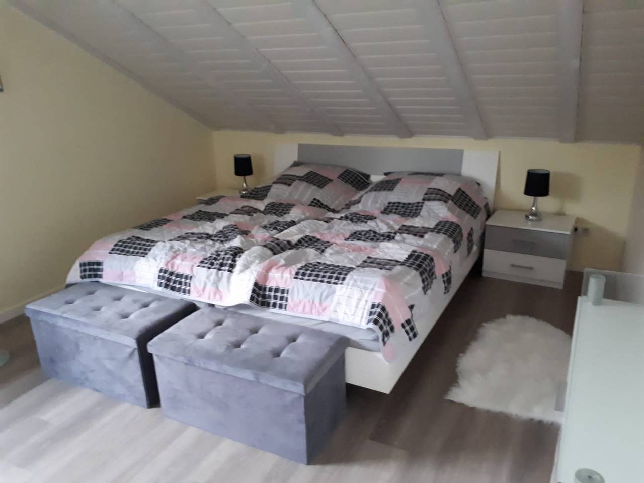 Geheel appartement, Vakantieappartement voor 5 personen met balkon in Lützelbach, Main-Odenwald
