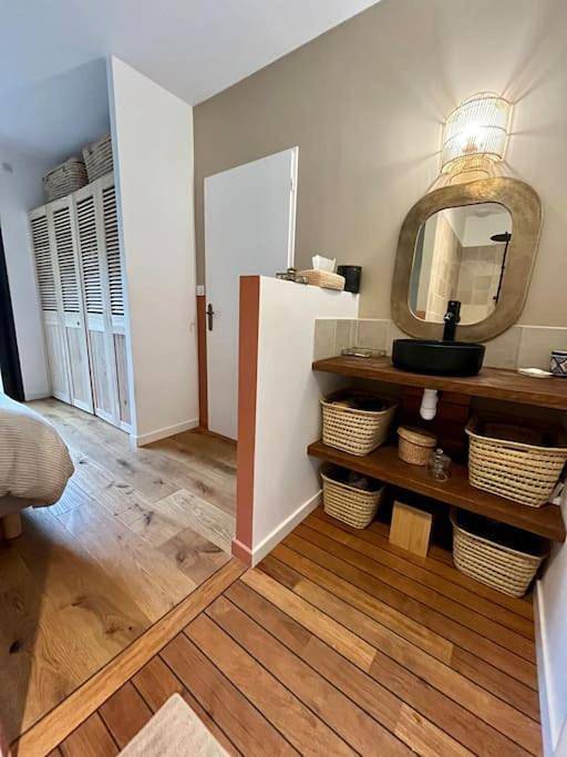 Location de vacances pour 6 personnes, avec jardin et piscine ainsi que vue et vue sur le lac dans Plage Moutchic - 3