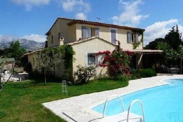 Maison de vacances pour 8 personnes, avec jardin à Rousset