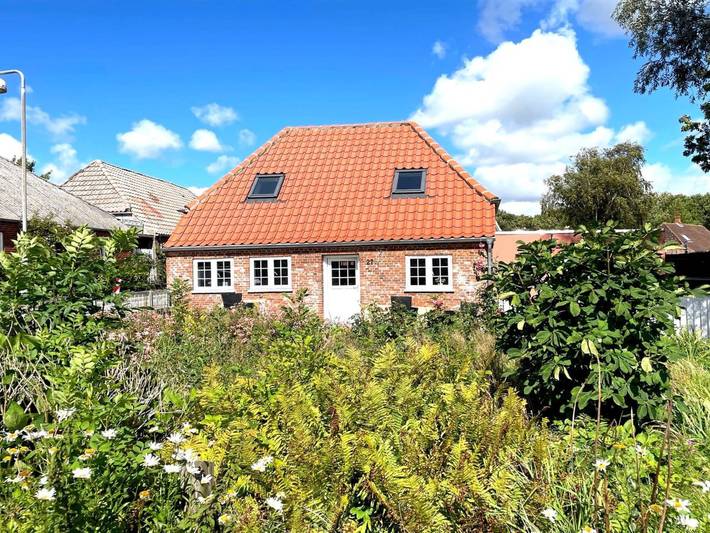 Ferienhaus für 6 Personen, mit Terrasse und Seeblick in Højer