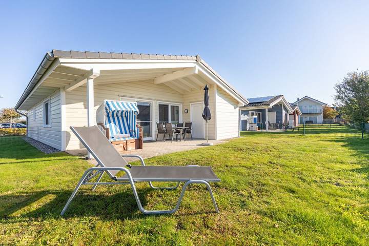 Ferienhaus für 4 Personen, mit Terrasse und Garten sowie Sauna und Ausblick in Dagebüll