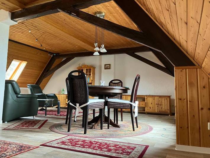 Ferienwohnung für 4 Personen, mit Balkon und Garten in Borna