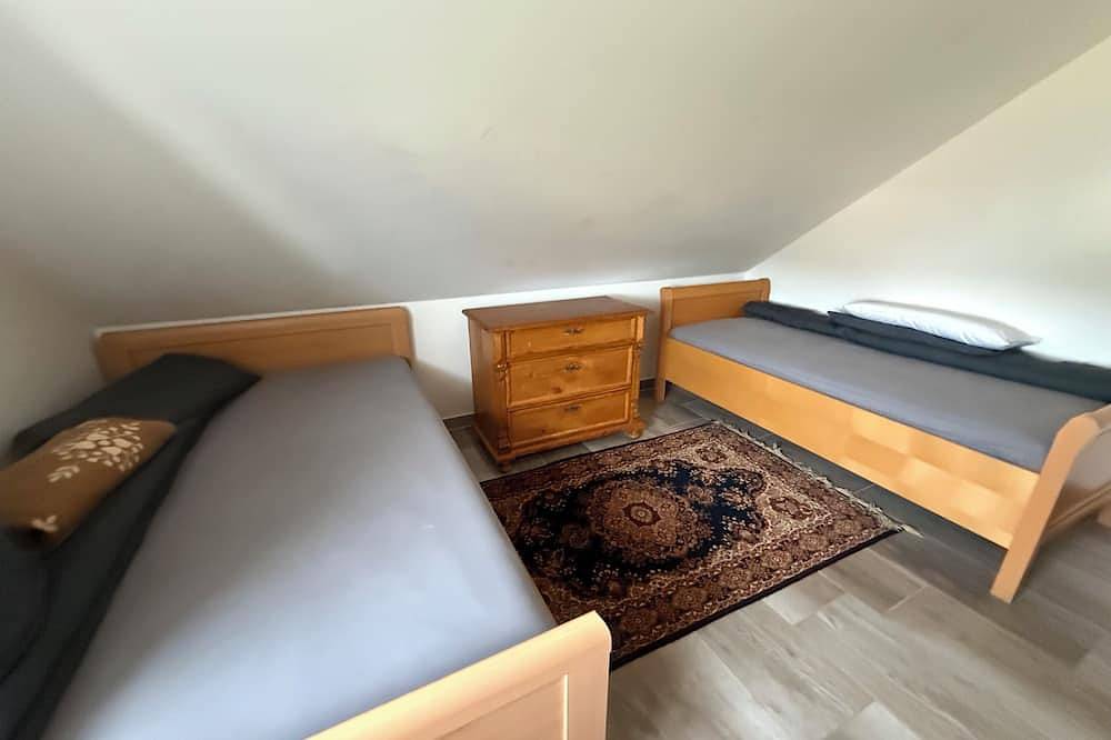 Ganze Wohnung, Ferienwohnung am Arendsee mit Balkon (Seenähe, sehr ruhige Lage in Schrampe, Arendsee